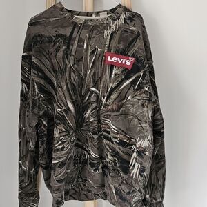 Levis sweetshirt
